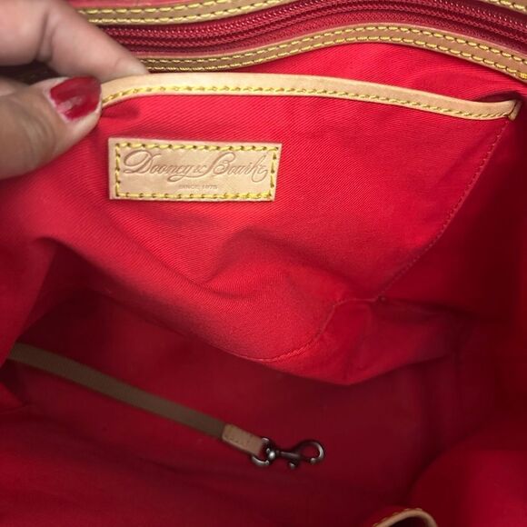 2 DOONEY & BOURKE Chevron Black and White Tote & small bag - Picture 6 of 16